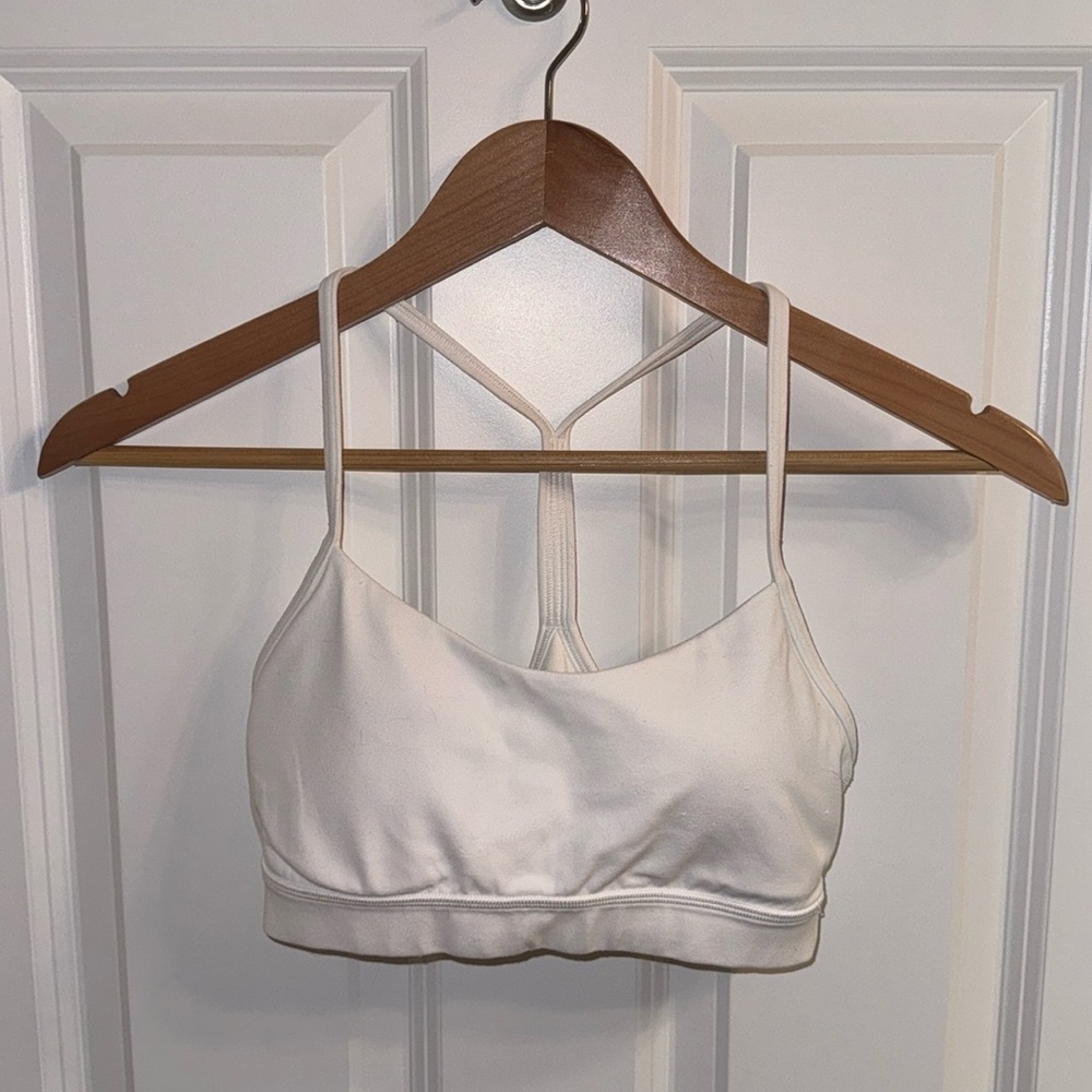 Lululemon Flow Y Bra. Size 6.